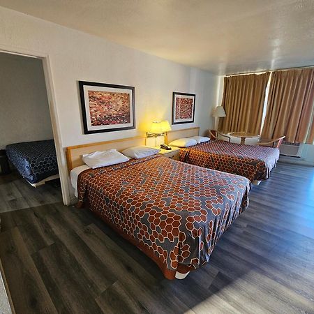 Heritage Inn Милпитас Екстериор снимка