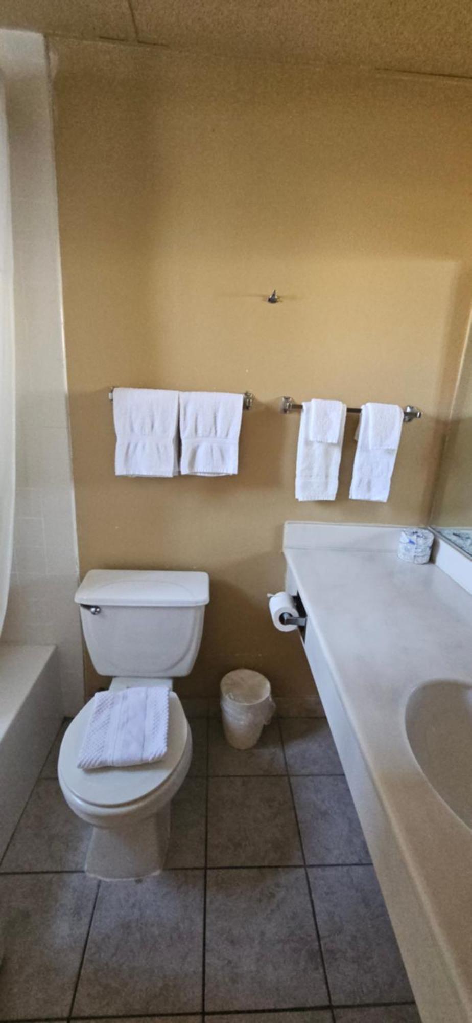 Heritage Inn Милпитас Екстериор снимка